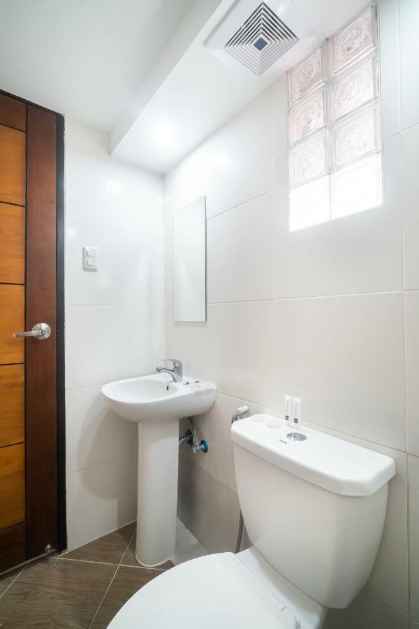 Oyo 199 Solange Apartelle Davao City Exteriér fotografie